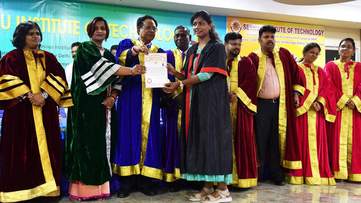 15th convocation held at Sethu Institute of Technology