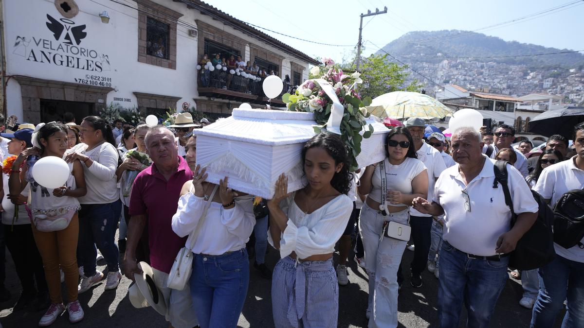Mexican mob lynches eight-year-old's alleged killer