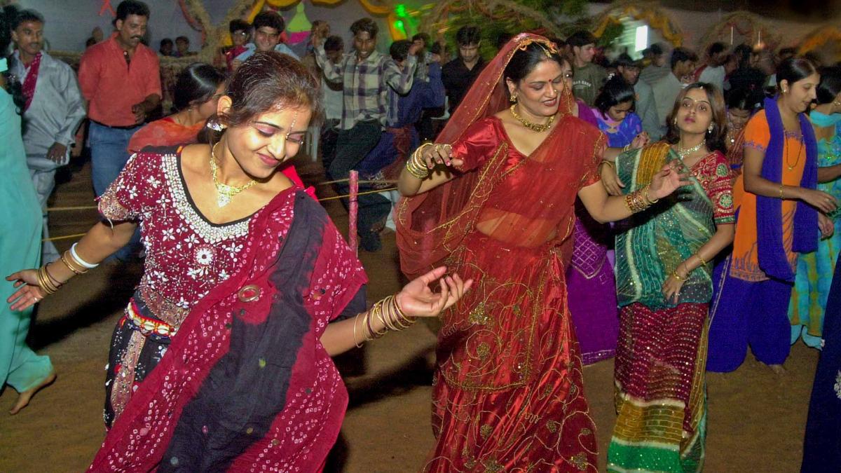 https://th-i.thgim.com/public/incoming/228y9g/article70085080.ece/alternates/LANDSCAPE_1200/19_RPR_GARBA.jpg