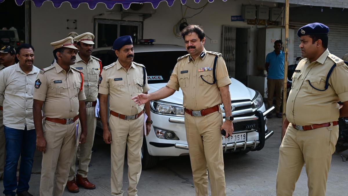 IGP reviews Mahasivaratri security arrangements at Yanamalakuduru