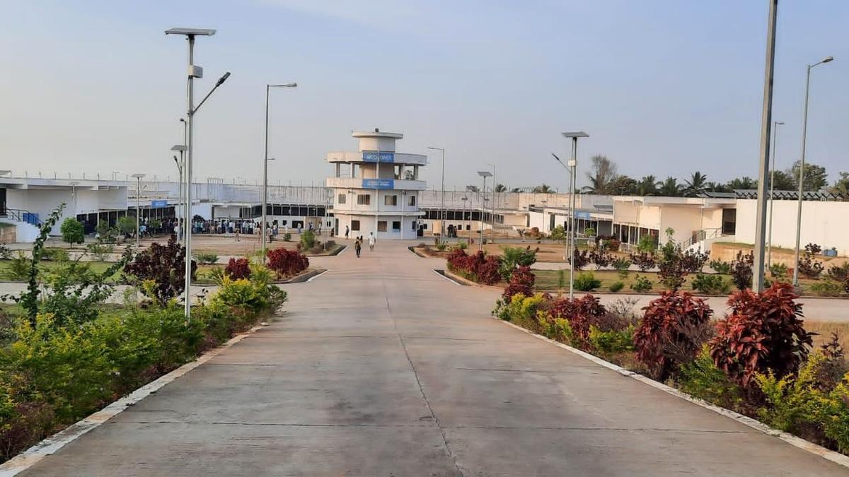 Shivamogga Police arrest four for supplying banned items to the Shivamogga Central Prison