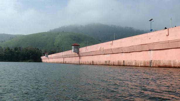Shutters of Mullaperiyar dam opened as water level reaches 137.50 feet