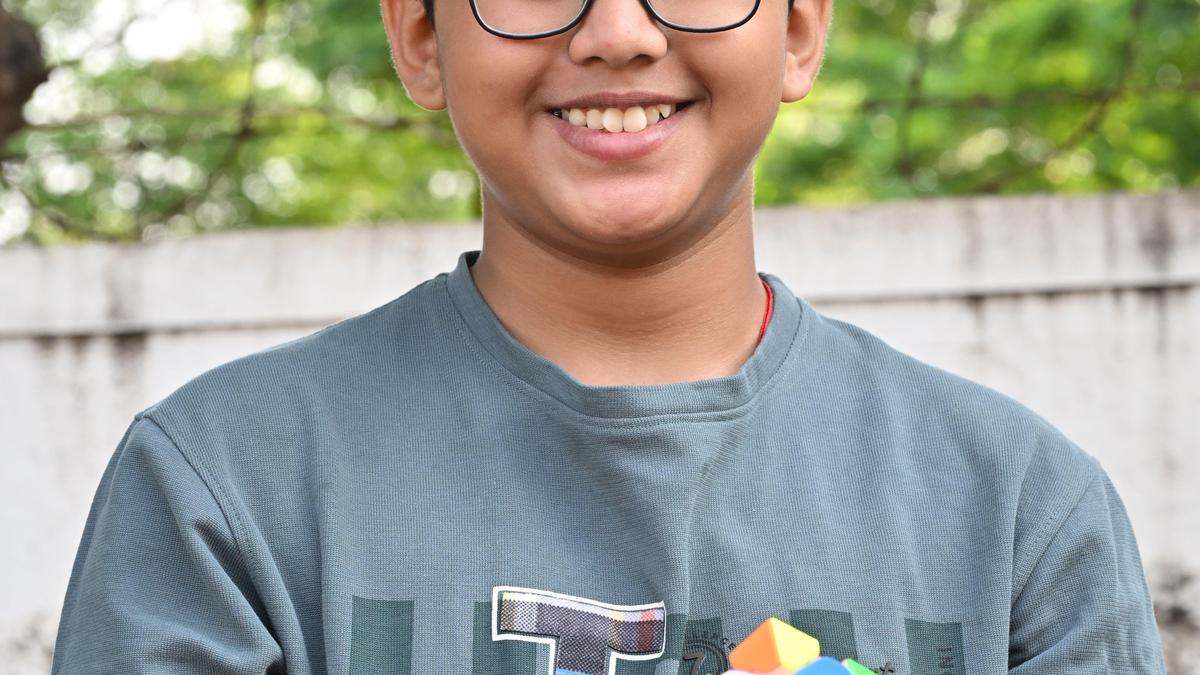 Hyderabad ninth-grader brings Rubik’s cube challenge to Madurai’s streets