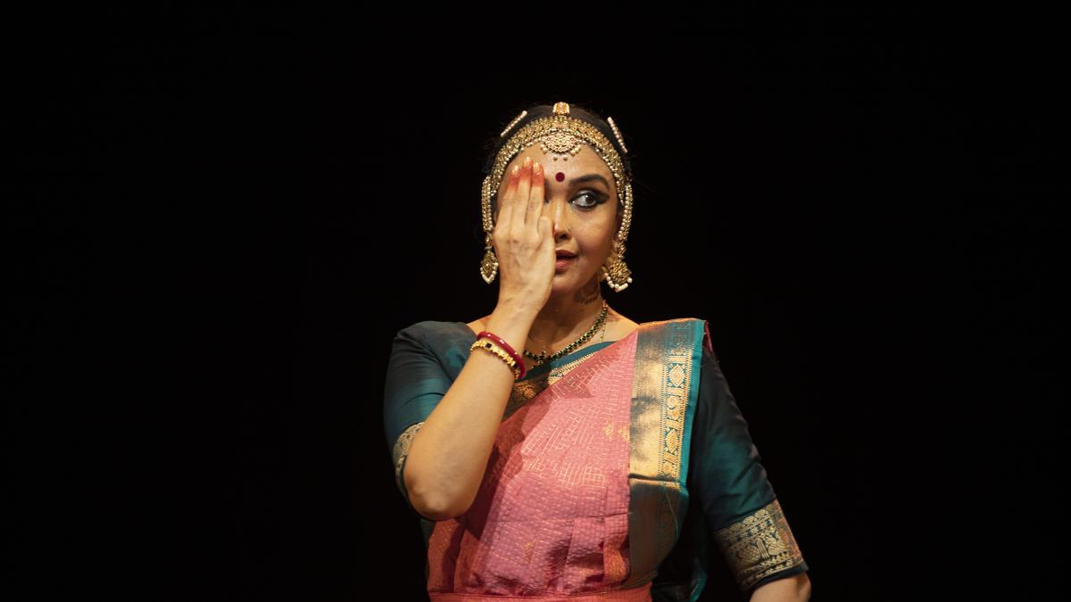 Bharatanatyam dancer Rajashree Warrier performs in Coimbatore after 15 ...