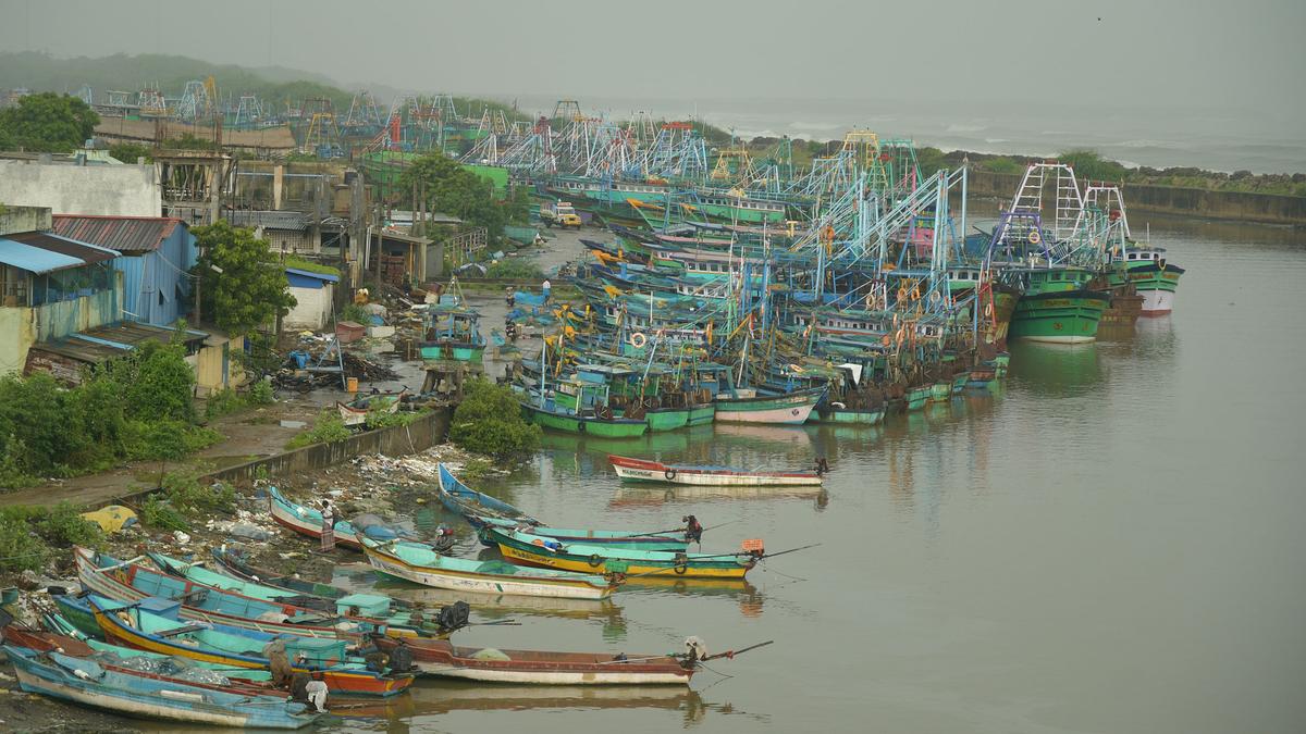 Tres pescadores de Nagapattinam fueron atacados en alta mar y les robaron sus pertenencias