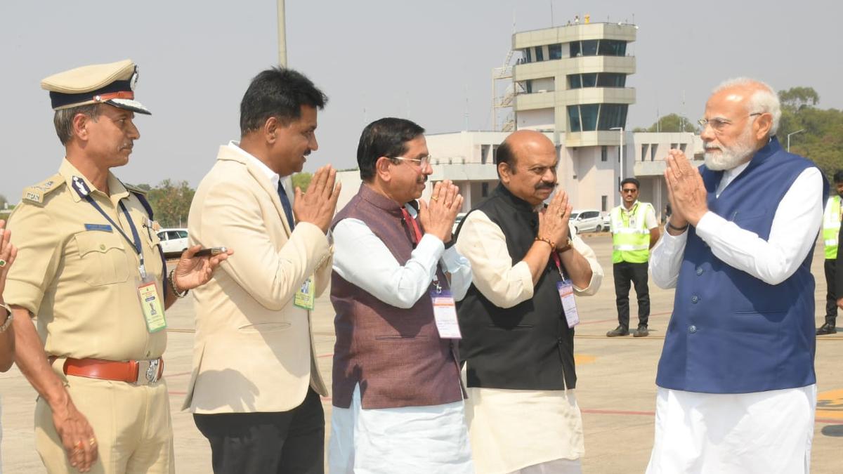 Modi in Karnataka | PM lands in Belagavi