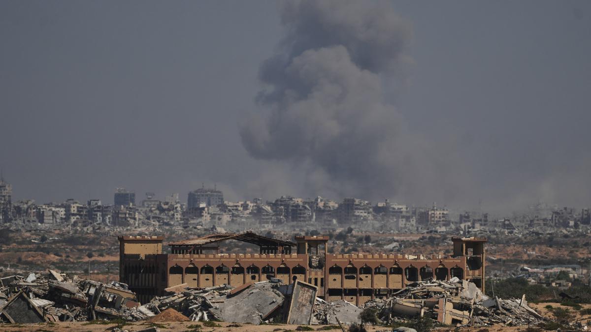 https://th-i.thgim.com/public/incoming/26v4h1/article70139342.ece/alternates/LANDSCAPE_1200/Israel_Palestinians_Gaza_10387.jpg
