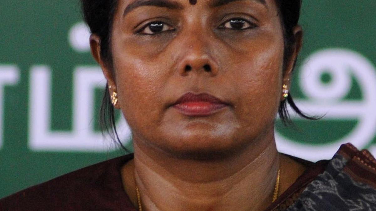 https://th-i.thgim.com/public/incoming/26wbve/article70090254.ece/alternates/LANDSCAPE_1200/BEELA_RAJESH_AND_FISHERIES_COMMISSIONER.jpg