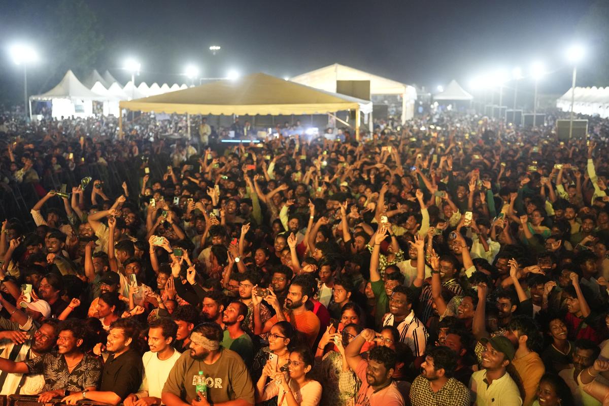 Crowds thronging Island Grounds, Chennai on Day 1 of the festival