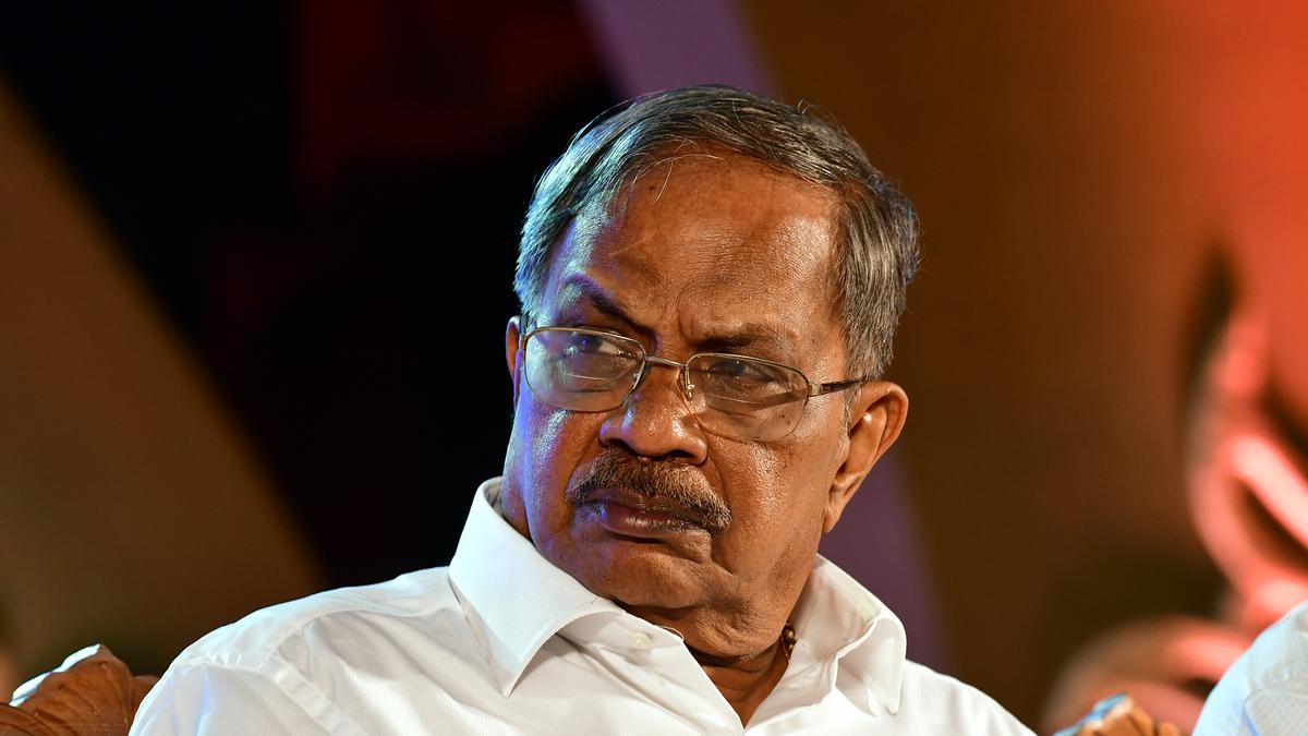 Theft at writer M.T. Vasudevan Nair’s house