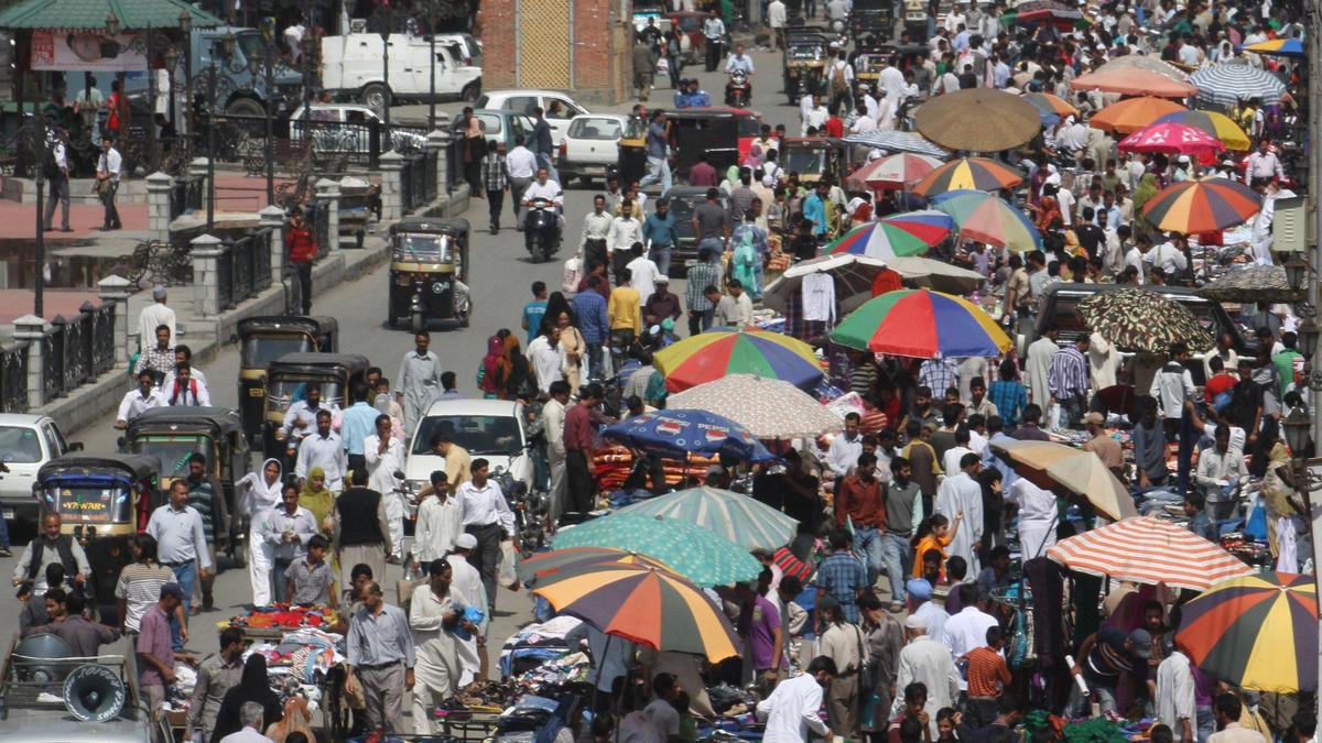 Kashmir’s grand mufti constitutes first ever moon-sighting body to avoid controversies