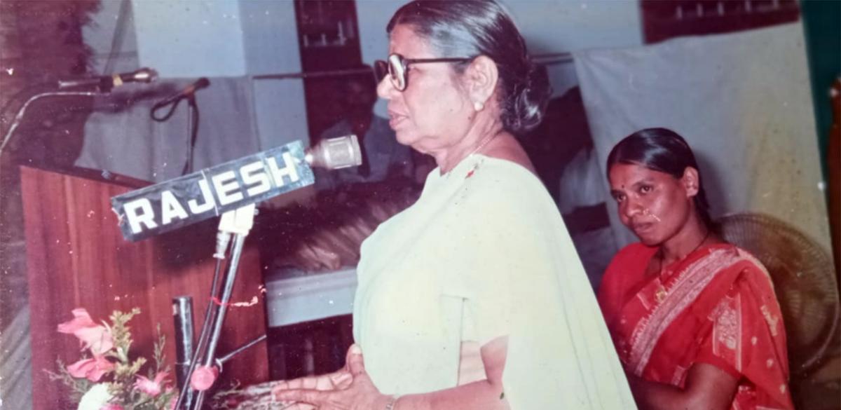 Late politician KR Gouri Amma, a former inmate of SNV Sadanam, speaking at a function at the hostel. 