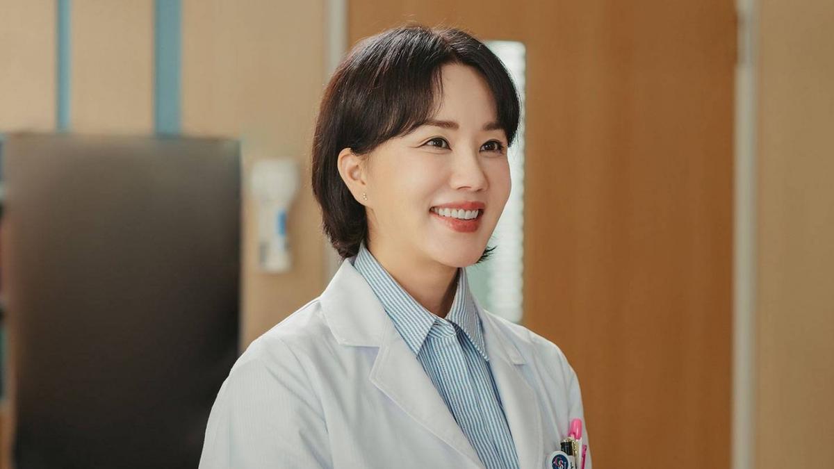 ‘Doctor Cha’ K-Drama review: Uhm Jung-hwa aces this journey towards empowerment and independence