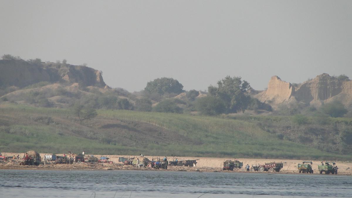Three States begin joint action to stop illegal sand mining in the Chambal sanctuary