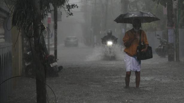 Flash floods in the wake of unrelenting showers sink Kochi