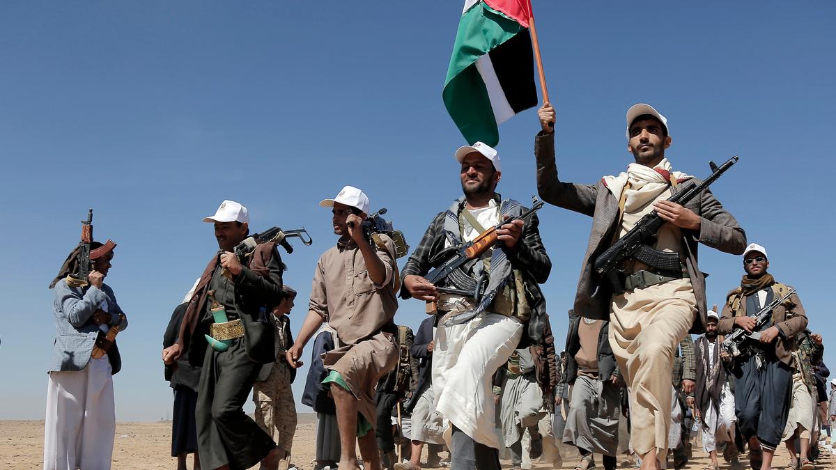 https://th-i.thgim.com/public/incoming/2dnf0o/article70115472.ece/alternates/LANDSCAPE_1200/Mideast_Wars_Yemen_20012.jpg