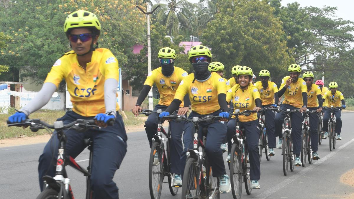 CISF coastal cyclothon team receives grand welcome in Dhanushkodi