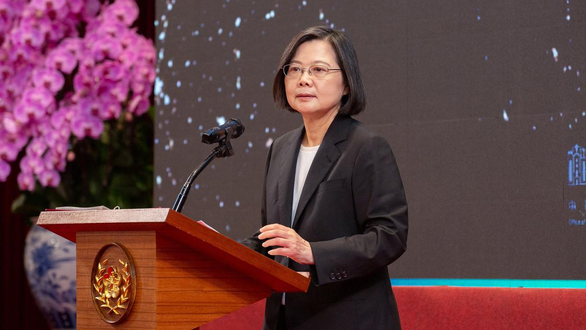 Taiwan president vows to keep 'status quo' on cross-strait relations