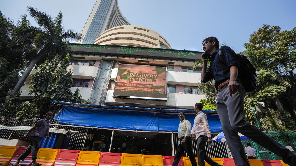 Sensex declines 334 points as metal, power shares retreat amid FII outflows