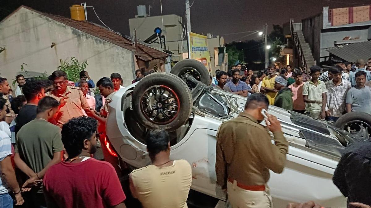 Drunk driver rams car into group of people in Chikkamagaluru; girl dead, seven others injured