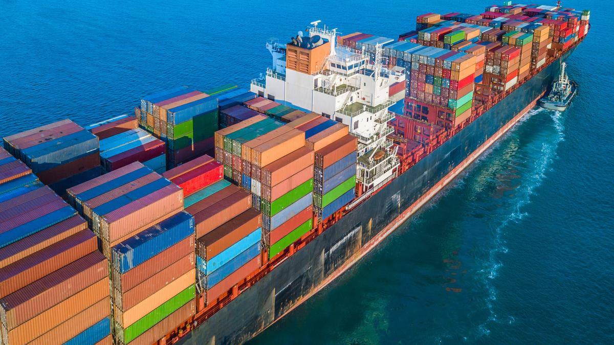 India’s trade deficit narrows by 9.4% in Q1 on booming services exports