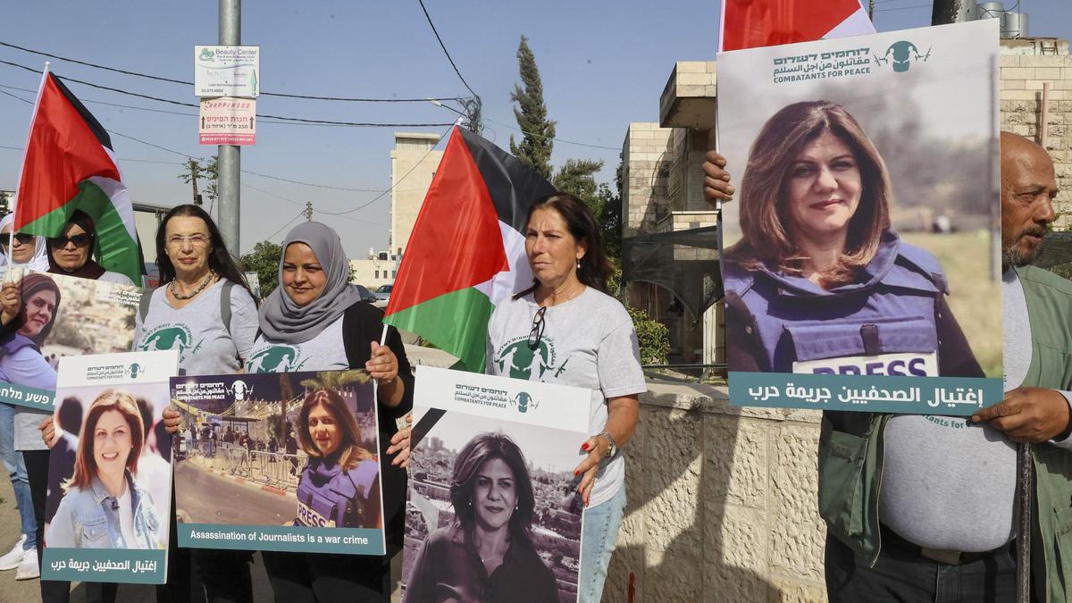 Palestinians honour slain Al-Jazeera journalist, reject joint probe