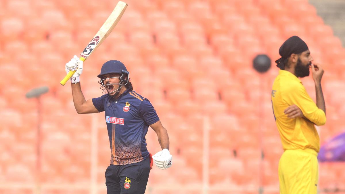 SMAT 2025-26 | Himmat’ın son altılısı Delhi’nin Tamil Nadu’yu geçmesine yardımcı oldu