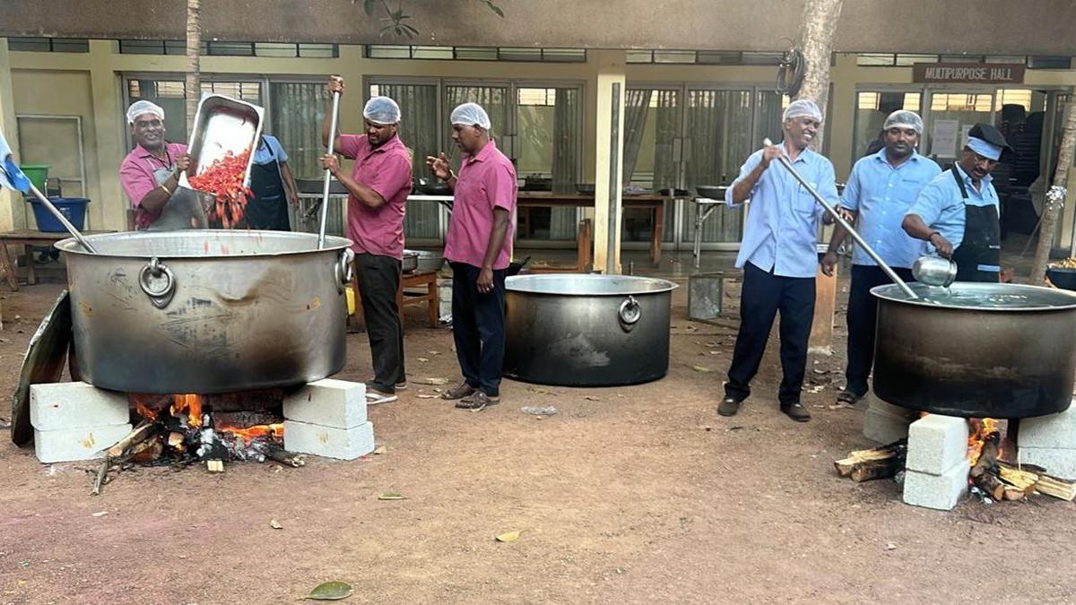 Private hostels start using firewood to prepare meals for the students