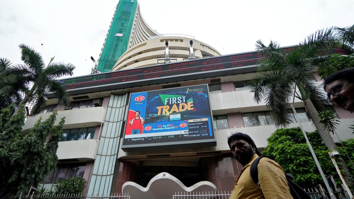Stock markets trade flat after sharp rally last week
