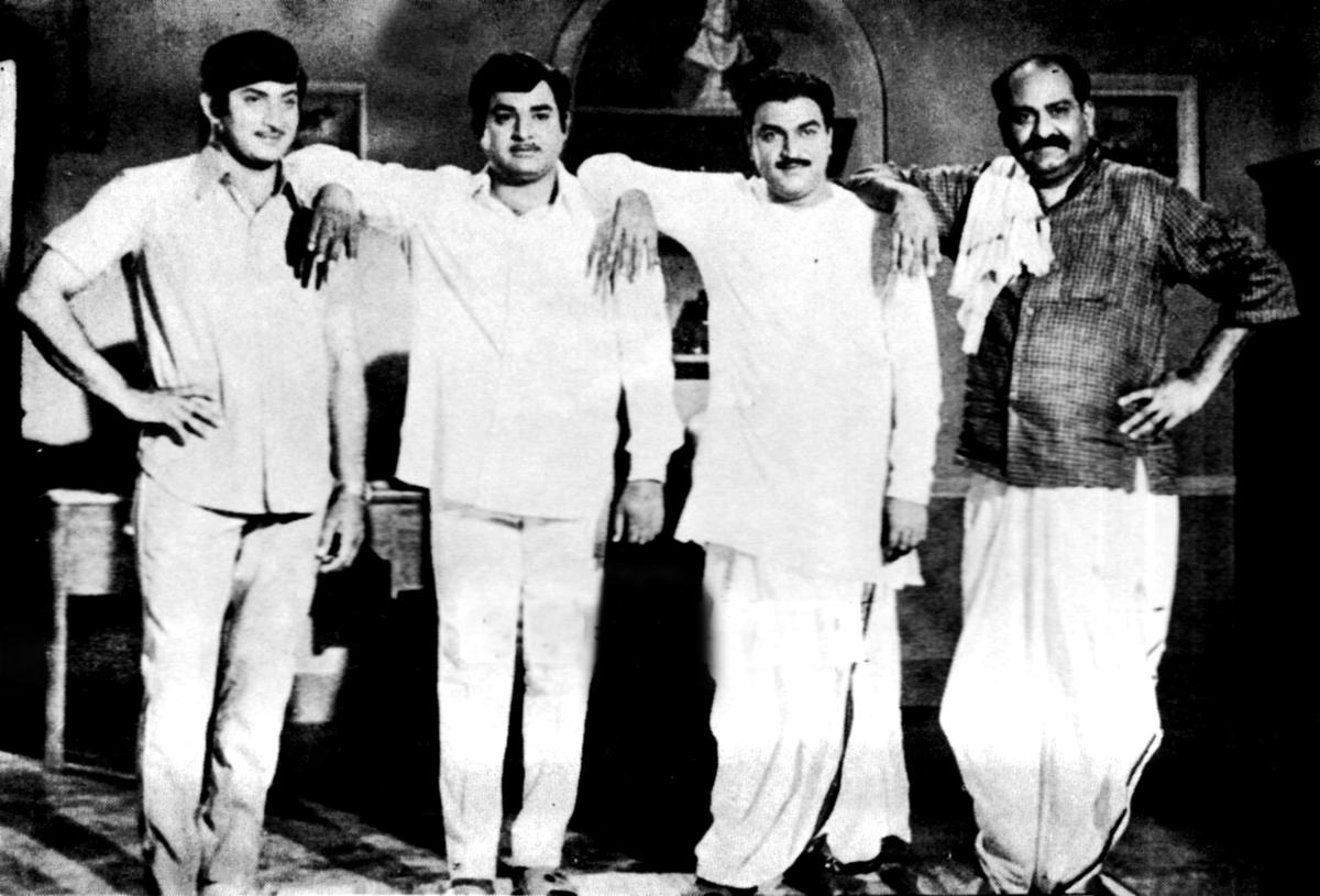 Krishna, Prabhakara Reddy, Gummadi and SV Rangarao  in ‘Pandanti Kapuram’