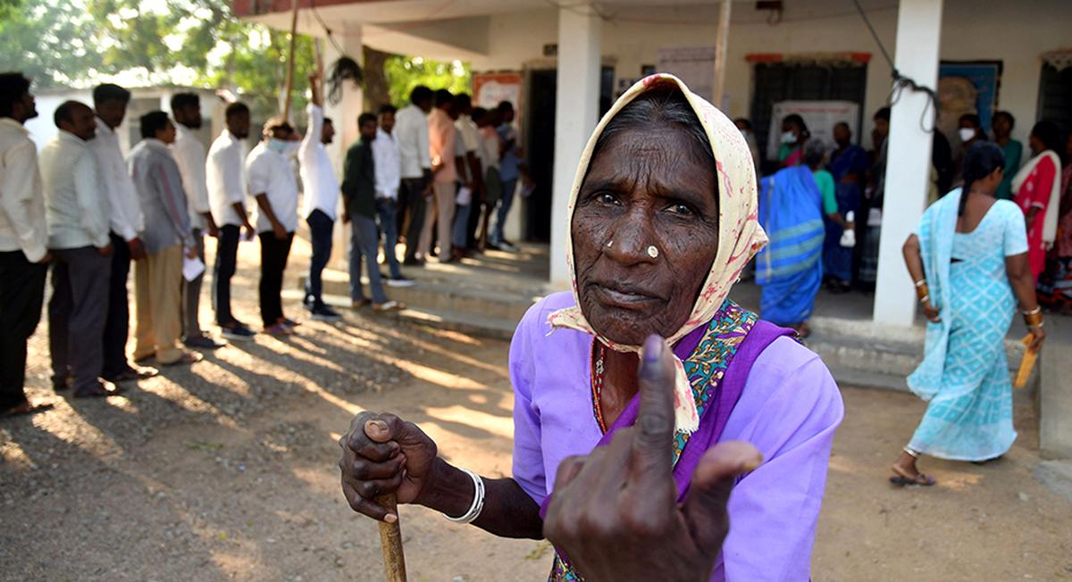 &lsquo;Liquor flooded the roads and currency notes fell like hailstorm...&rsquo;&nbsp;