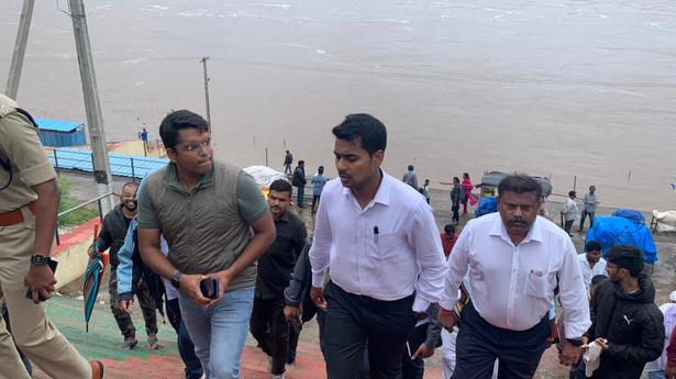 Godavari close to first flood warning mark at Bhadrachalam