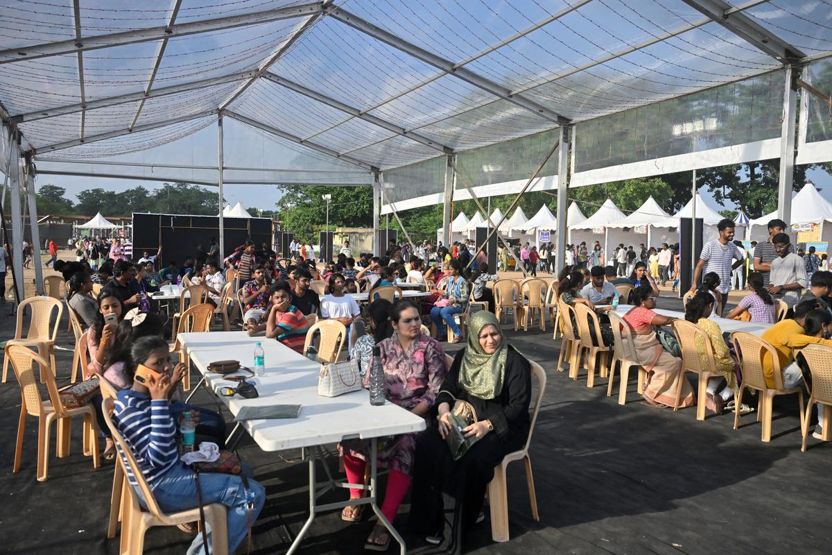 Pessoas reunidas no hindu feito do Festival de Comida e Música de Chennai em Island Grounds, Chennai, em uma edição anterior