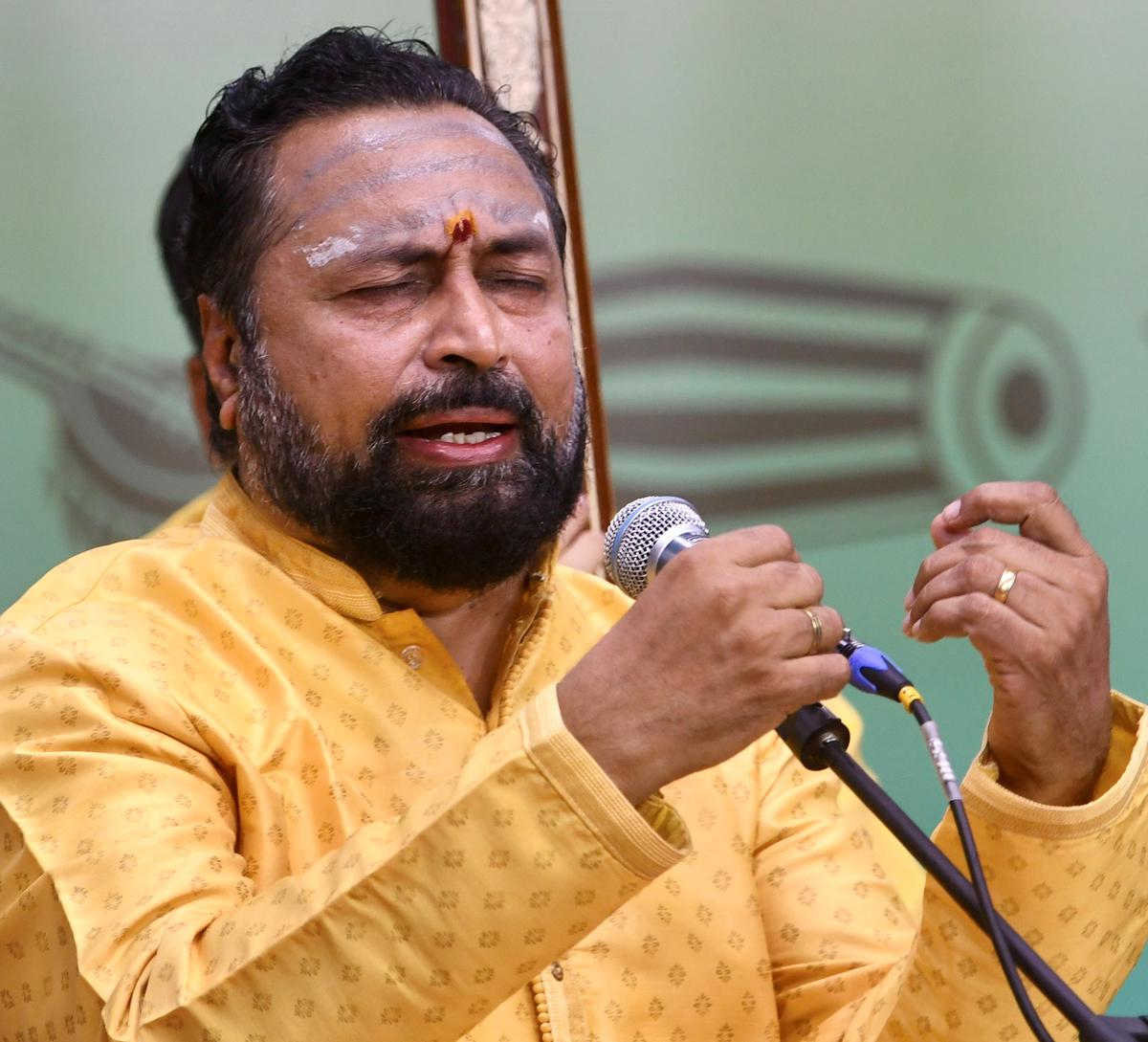  Shertalai Renganatha Sharmaperforming at the annual music festival of Sri Parthasarthy Swamy Sabha in December 2023. 
