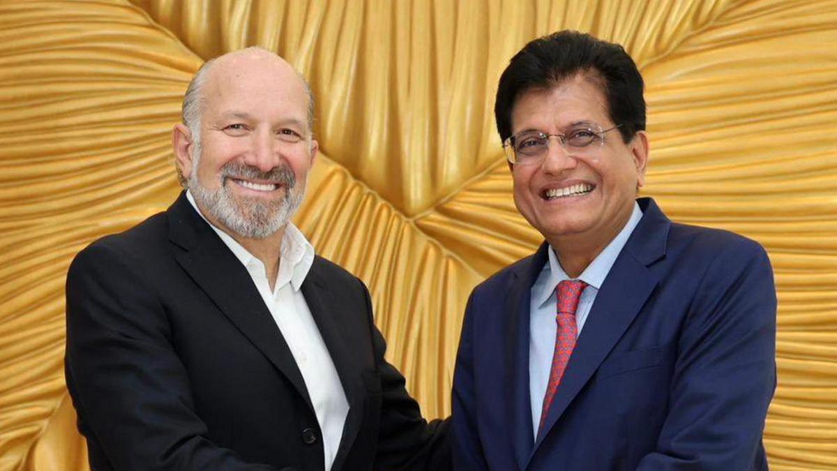 Piyush Goyal meets U.S. Commerce Secretary in Washington to discuss proposed trade pact