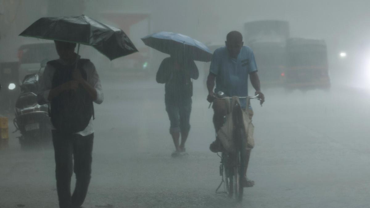 Mumbai witnesses pre-monsoon rainfall