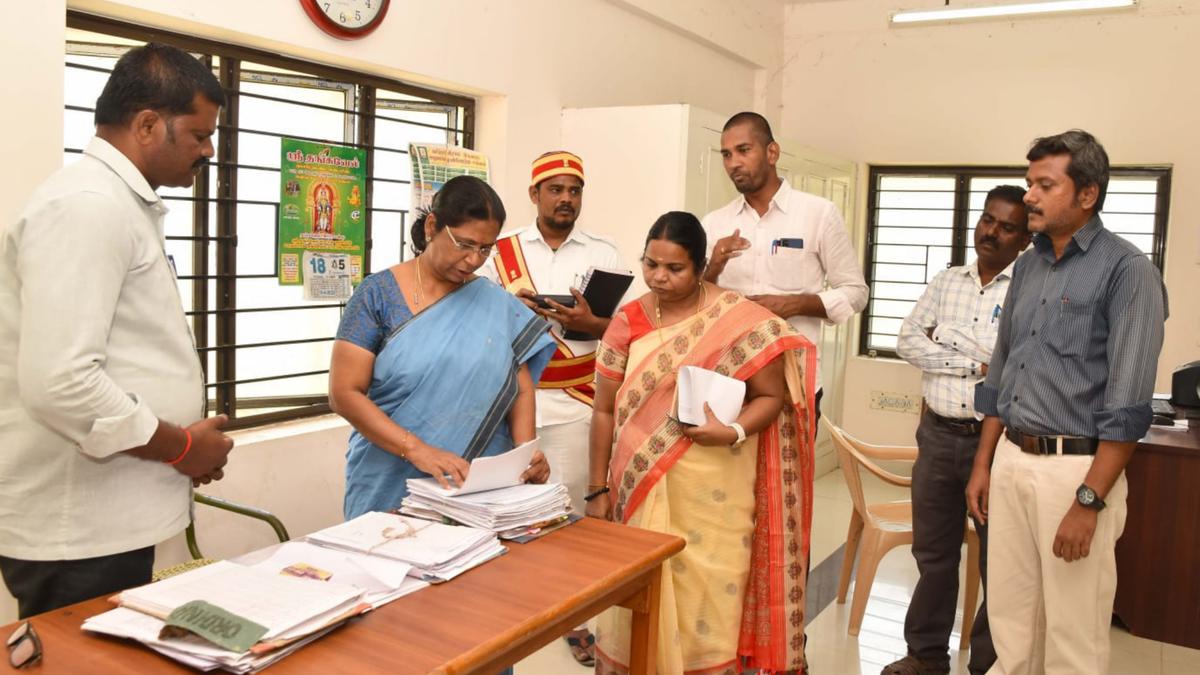 Dharmapuri Collector inspects Nallampalli taluk office