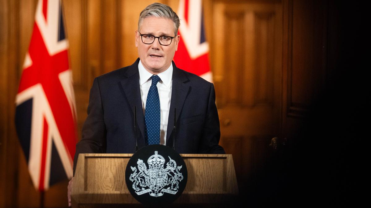 https://th-i.thgim.com/public/incoming/2jm4n1/article70125813.ece/alternates/LANDSCAPE_1200/Britain_Synagogue_Stabbing_65432.jpg