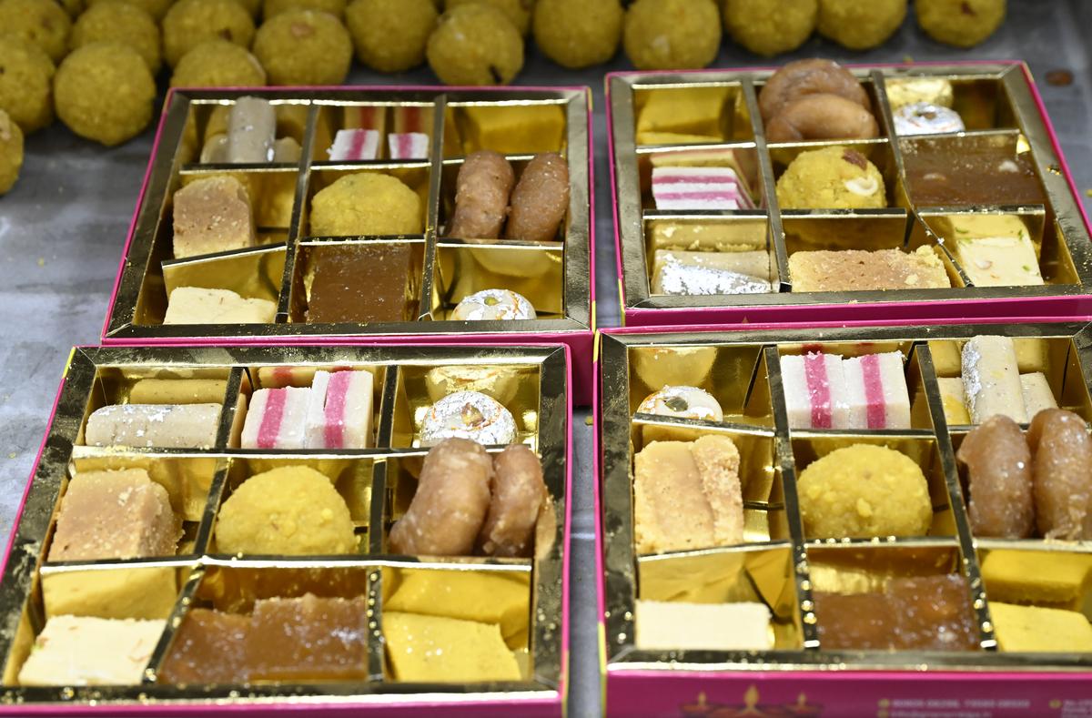 अरुसुवाई ने इस साल बकलवा लॉन्च किया है और छह प्रकार का हलवा पेश करता है