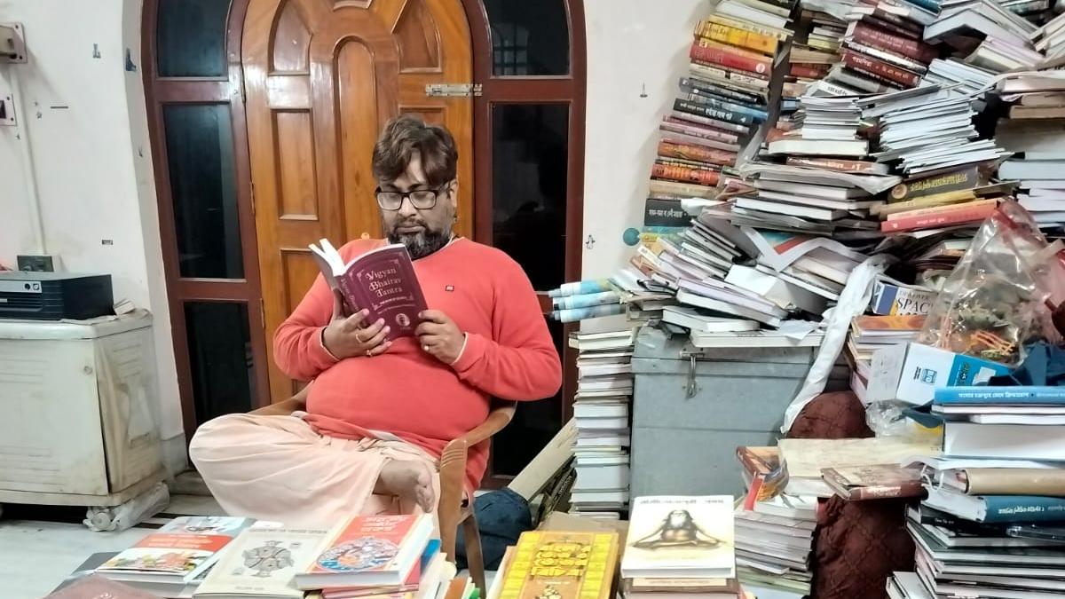 Teacher turns 16,000 book collection into local resource in West Bengal’s Chakdah