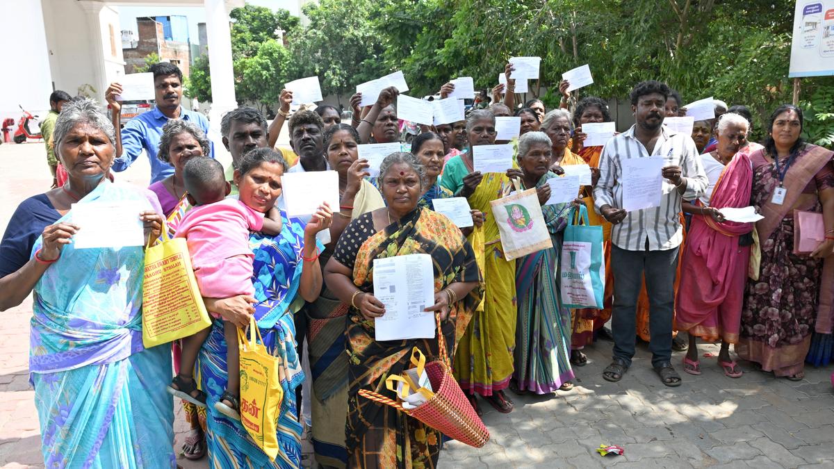 Panthalkudi residents seek land rights from government