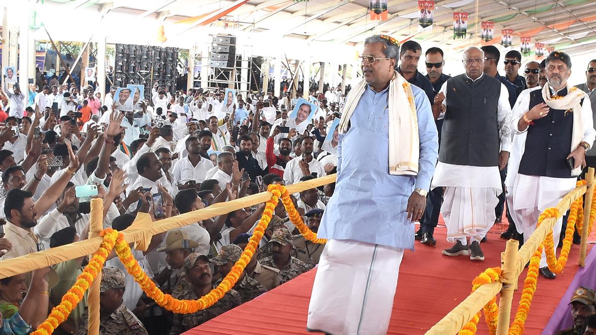 Siddaramaiah dares BJP, JD(S) for debate on development works in Karnataka