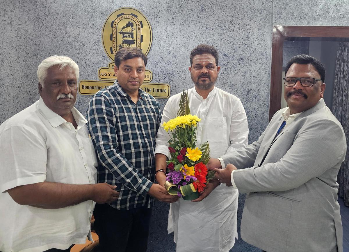 Shashikant Yakkarnall, Regional Sales Manager (South), of STAR AIR, was welcomed by staff at the office of Kalyana Kalnataka Business and Industry Commission (KKCCI) in Kalaburagi on April 9, 2025. 