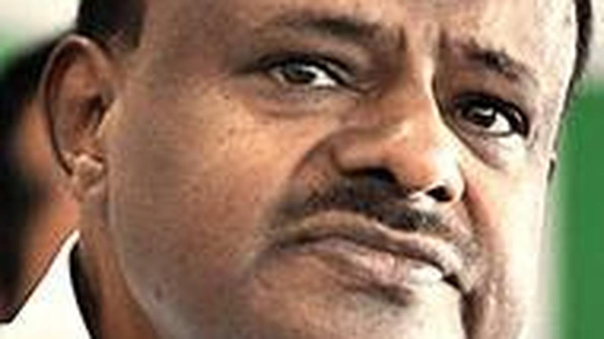Karnataka High Court stays criminal proceedings against Kumaraswamy on alleged election code violation