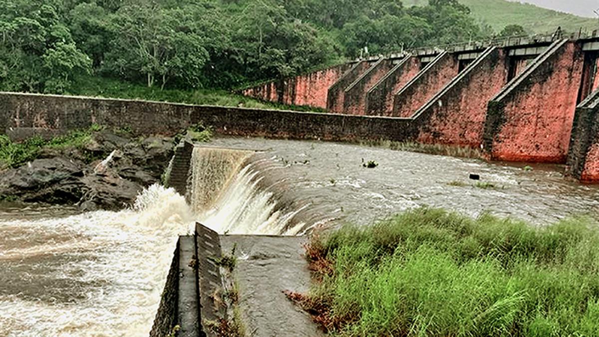 Water level in Mullaperiyar dam stands at 114.95 feet