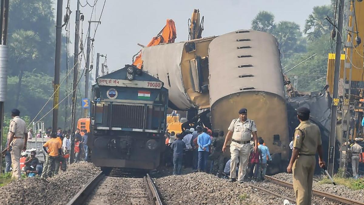 Railway safety panel to continue probe into train accident near Kankatapalli till November 6