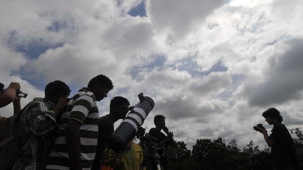 These tourists like to gaze at the sky 