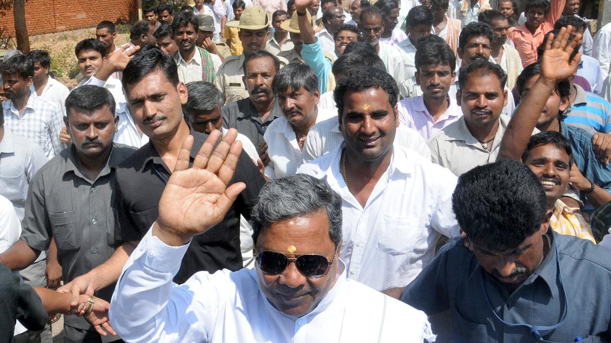  BJP, Congress workers clash in Siddaramanahundi