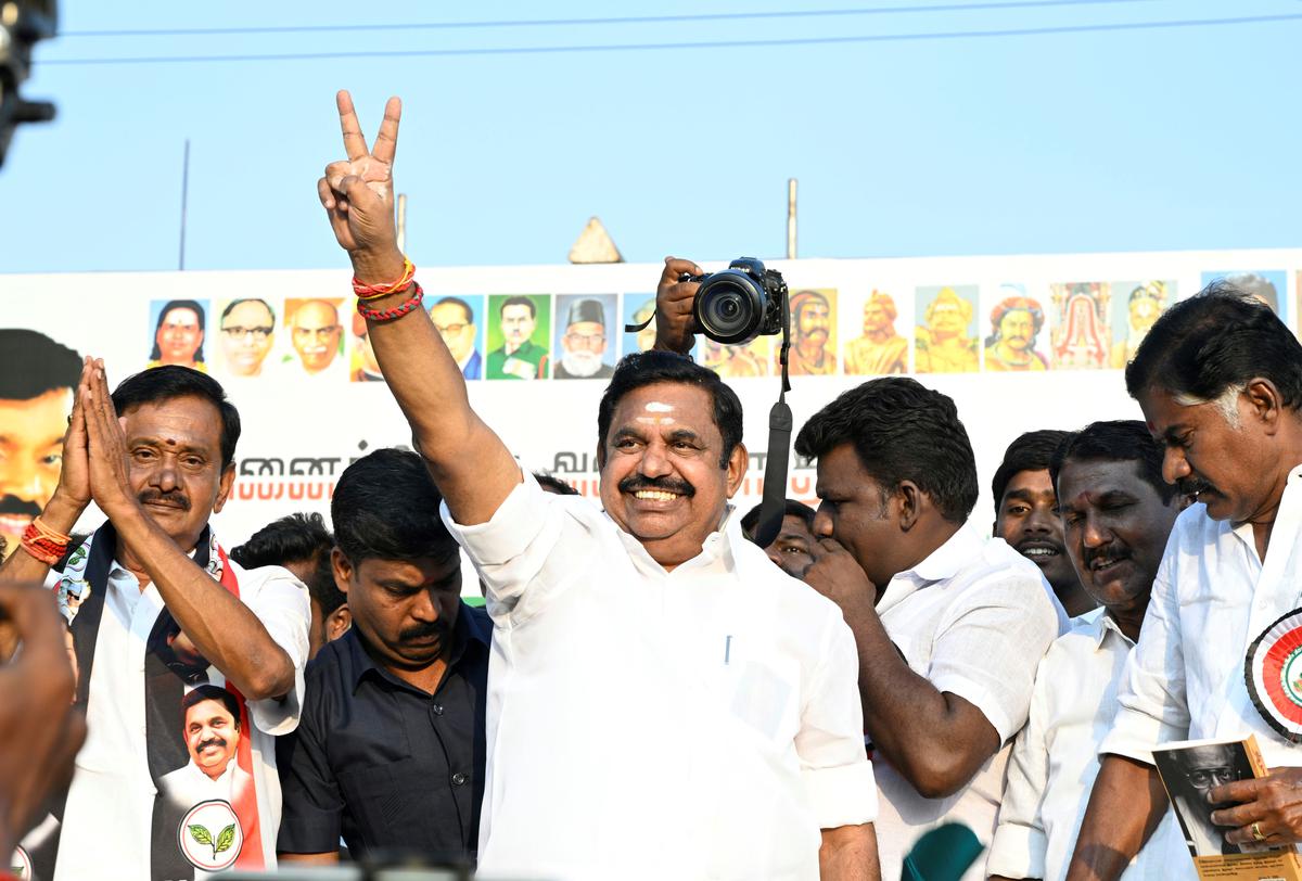 Edappadi Palaniswami pulls up TTV Dhinakaran and Thanga Tamilselvan; silent  on OPS in Theni election rally - The Hindu