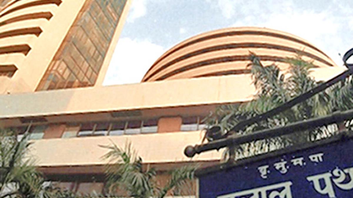 Sensex declines 75 points in early trade